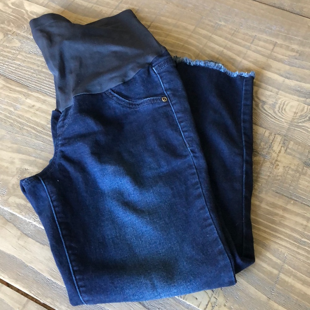 A Glow Maternity Cropped Ankle Jeggings